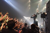 「IDOL SWiNDLE TOUR FINAL」の様子。