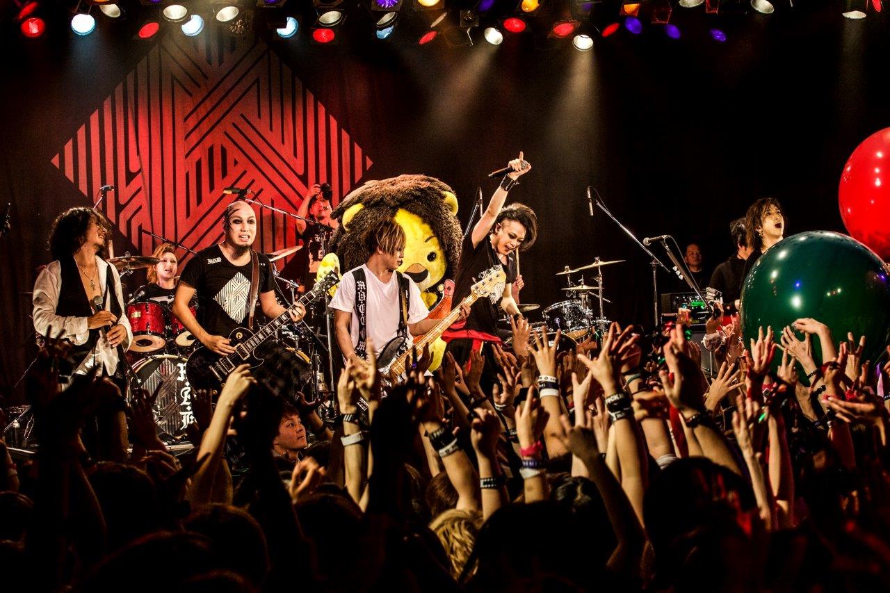 「MAVERICK DC presents DOUBLE HEADLINE TOUR 2016『M.A.D』」4月1日の東京・LIQUIDROOM公演の様子。