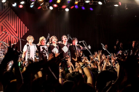 「MAVERICK DC presents DOUBLE HEADLINE TOUR 2016『M.A.D』」4月1日の東京・LIQUIDROOM公演の様子。