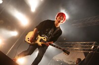 HIROKAZ（G / 04 Limited Sazabys）（Photo by Viola Kam[V'z Twinkle Photography]）