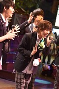 山崎悠稀(中央)