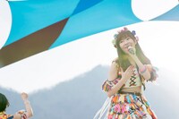 「74億分の1の君へ」ミュージックビデオのワンシーン。(c)AKS