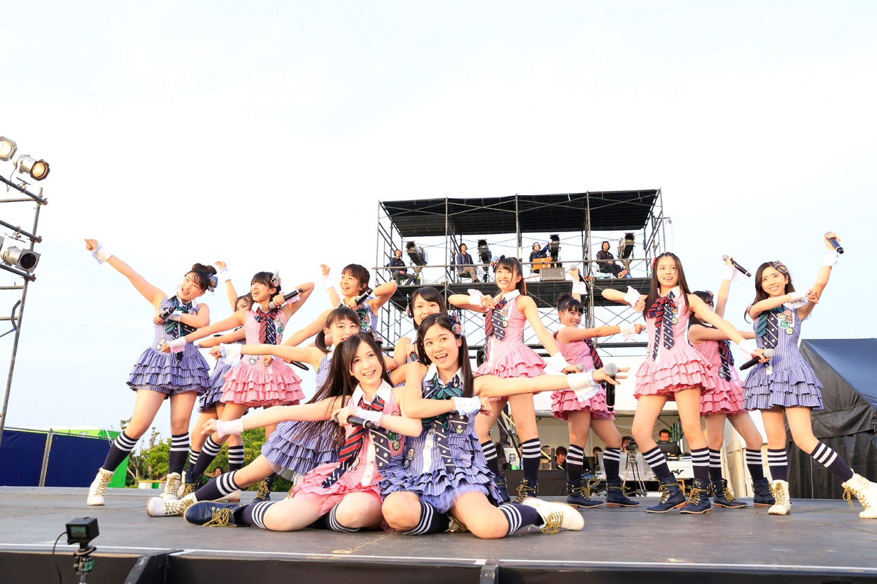 4月2日に行われた「チーム8結成2周年記念特別公演 in 沖縄 めんそ～れ！春のエイト祭り」の様子。(c)AKS