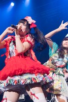 左から恋汐りんご、望月みゆ。（Photo  by Ryota Mori）