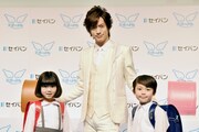 左よりCMで共演した石井心咲ちゃん、DAIGO、同じくCM出演者の樋口開飛くん。