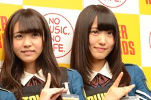 左から小林由依、菅井友香。