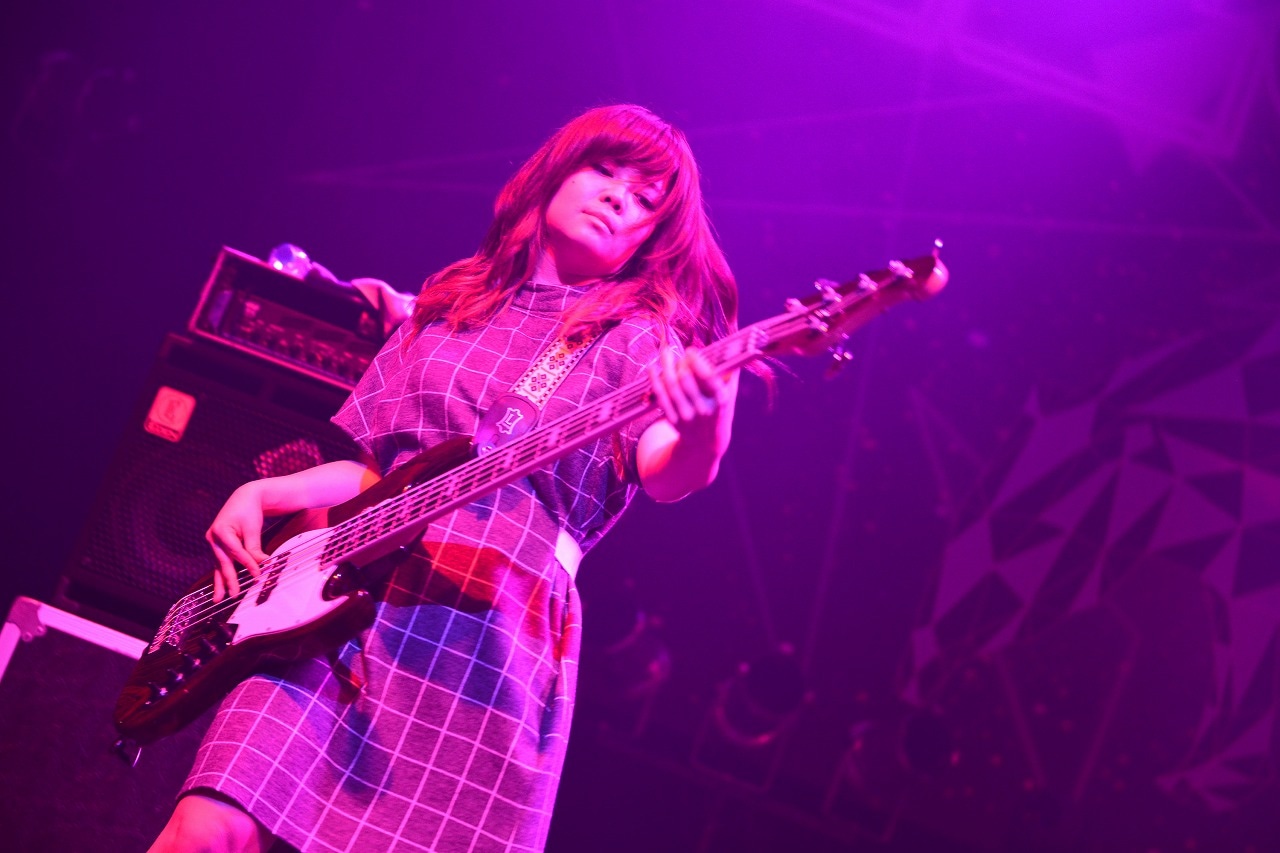 藤咲佑（ねごと / B）（Photo by AZUSA TAKADA）