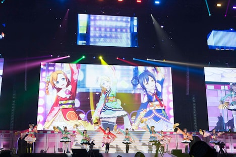 「Angelic Angel」歌唱の様子。