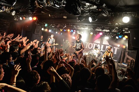 「TOTALFAT 15周年おつかれっしたファイナルパーティ」の様子。（Photo by AZUSA TAKADA）