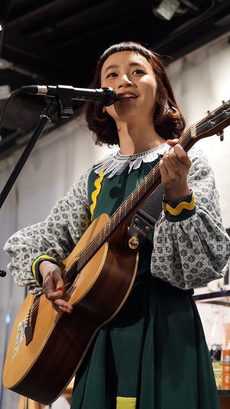 三戸なつめ（写真提供：Sony Music Associated Records）