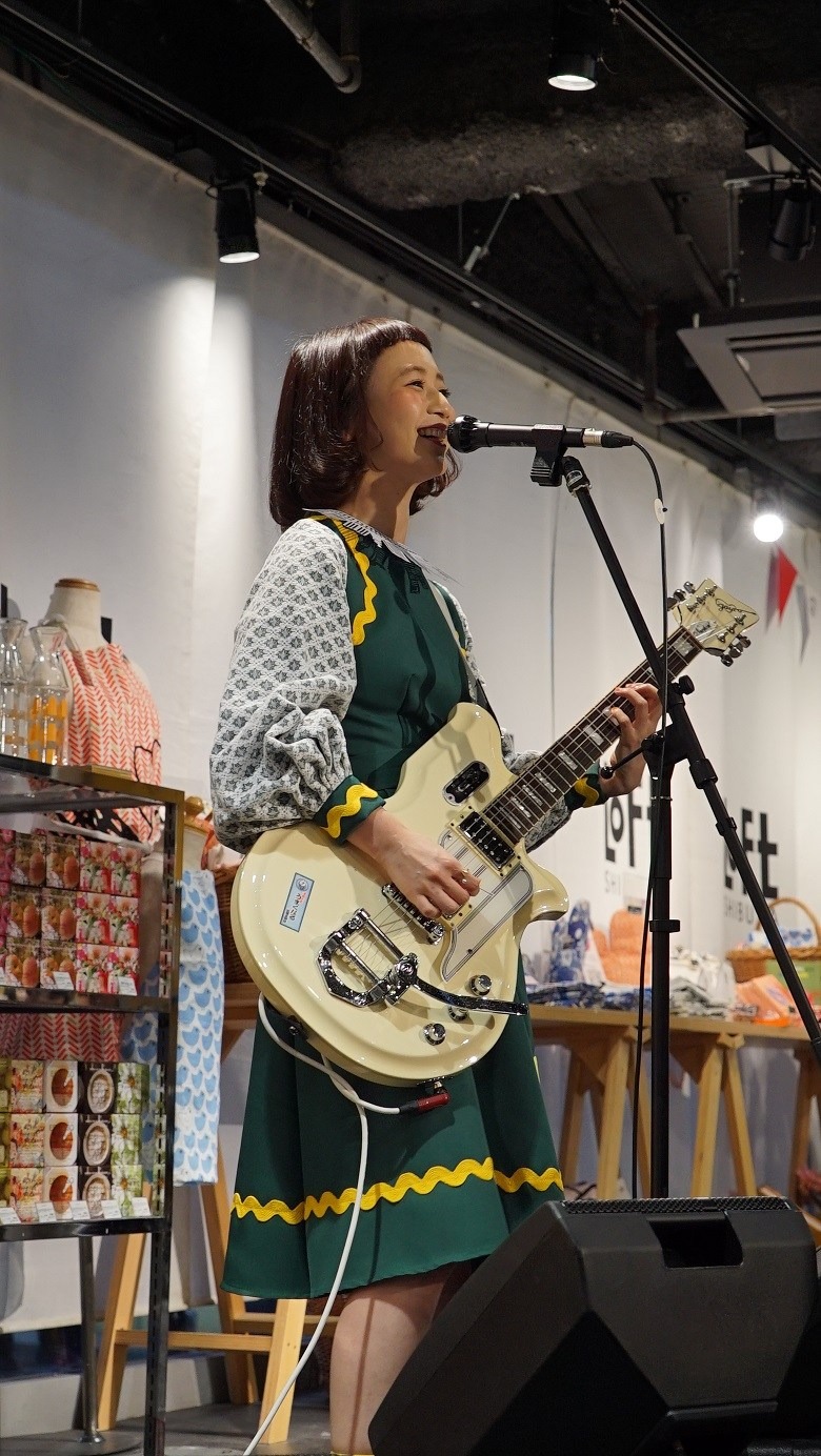 三戸なつめ（写真提供：Sony Music Associated Records）