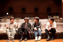 左から新海誠監督、RADWIMPS。（写真提供：東宝株式会社）