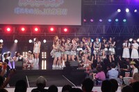 「アイドルお宝くじパーティーライヴ 桜満開！“俺たちのＮＯ.1”決定戦!! ～ガチでマジな投票バトル!!～」の様子。（写真提供：テレビ朝日）