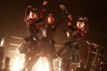 「BABYMETAL WORLD TOUR 2016」The SSE Arena, Wembley公演の様子。（Photo by Taku Fujii）