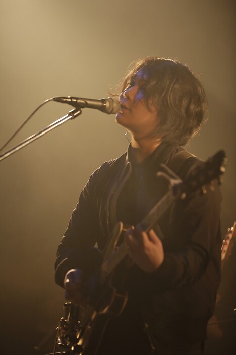 尾崎雄貴（Vo, G）（Photo by Shinsuke Irihi）