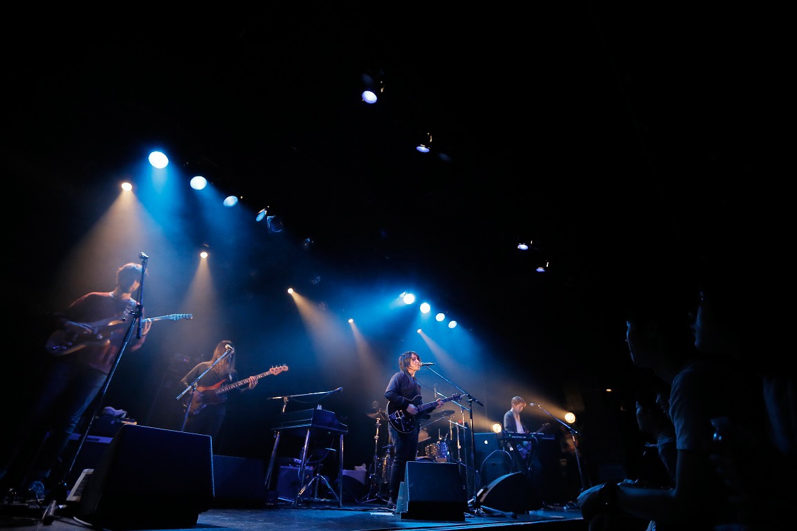 Galileo Galilei「"Sea and The Darkness" Last Tour 2016」LIQUIDROOM公演の様子。（Photo by Shinsuke Irihi）