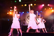 アイドルネッサンスによるライブの様子。