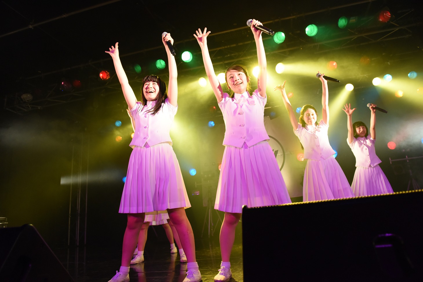 アイドルネッサンスによるライブの様子。