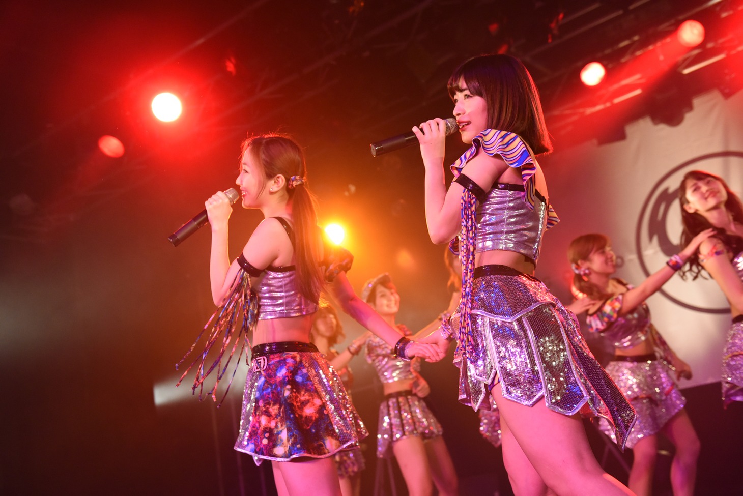 アップアップガールズ（仮）によるライブの様子。