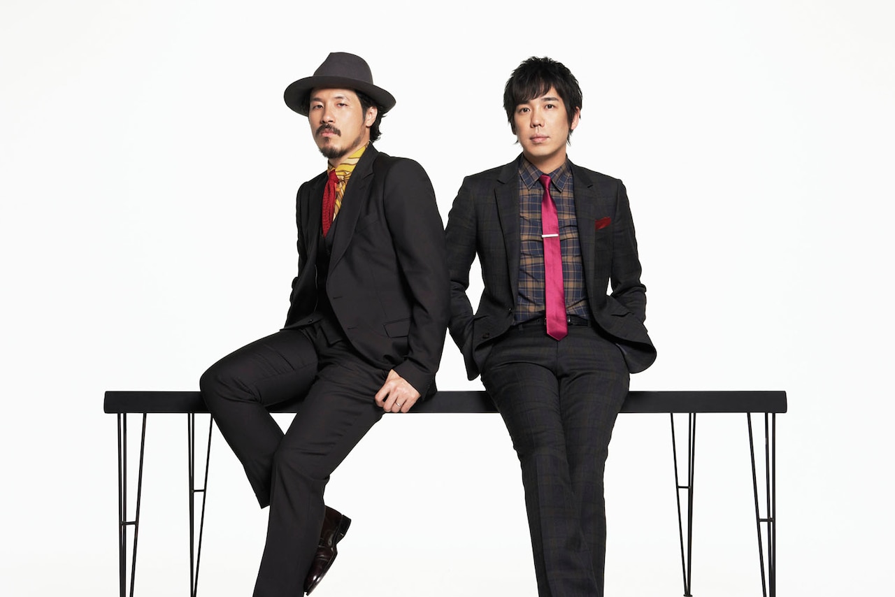 スキマスイッチがレコ屋で1日店員体験、都内3店舗で特典手渡し