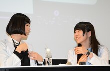 左から夢眠ねむ、相沢梨紗。