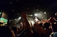 「THEラブ人間『メケメケ』発売記念ワンマンツアー」渋谷CLUB QUATTRO公演の様子。（Photo by MiNORU OBARA）