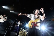 「THEラブ人間『メケメケ』発売記念ワンマンツアー」渋谷CLUB QUATTRO公演の様子。（Photo by MiNORU OBARA）