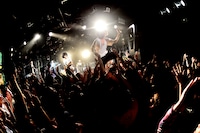 「THEラブ人間『メケメケ』発売記念ワンマンツアー」渋谷CLUB QUATTRO公演の様子。（Photo by MiNORU OBARA）