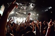 「THEラブ人間『メケメケ』発売記念ワンマンツアー」渋谷CLUB QUATTRO公演の様子。（Photo by MiNORU OBARA）