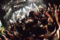 「THEラブ人間『メケメケ』発売記念ワンマンツアー」渋谷CLUB QUATTRO公演の様子。（Photo by MiNORU OBARA）