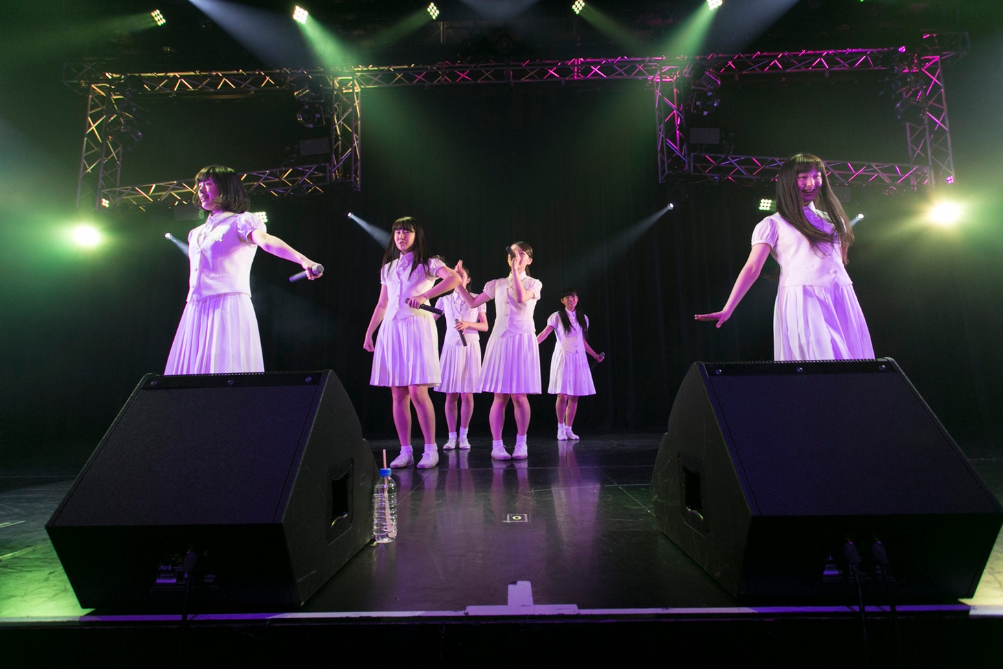 アイドルネッサンスによるライブの様子。（写真提供：Zeppライブ）