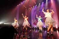 ばってん少女隊「メジャーデビュー直前ばってん、Zepp Fukuokaがなくなる前にライブできちゃいました大会！」の様子。（撮影：濱本英介）