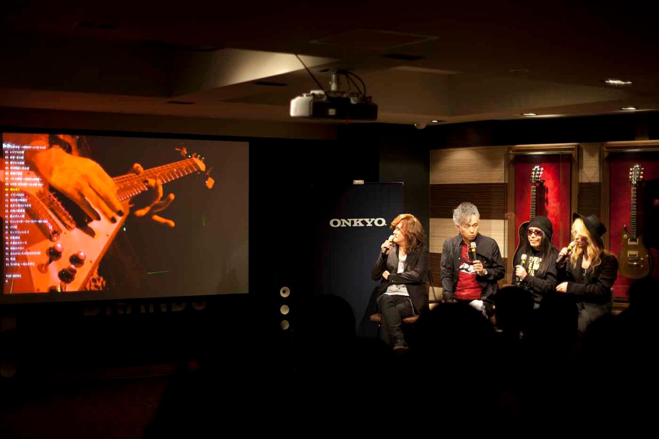 筋肉少女帯、ファン30人とアットホームなライブ映像鑑賞会
