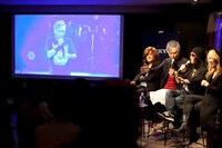 「筋少ちゃんと一緒に観よう！『おまけのいちにち（闘いの日々）TOUR 初日 in TOKYO』視聴会」の様子。（撮影：齋藤明）