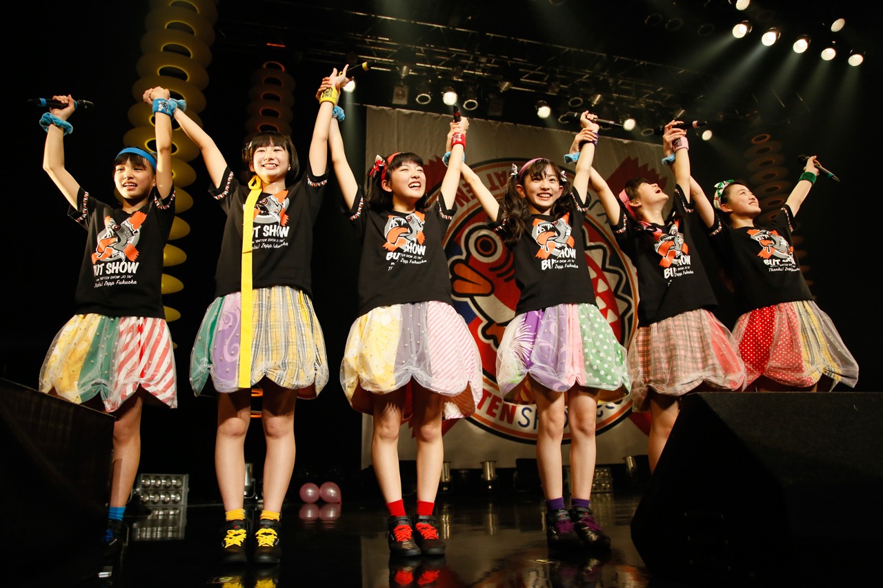 ばってん少女隊「メジャーデビュー直前ばってん、Zepp Fukuokaがなくなる前にライブできちゃいました大会！」の様子。（撮影：濱本英介）