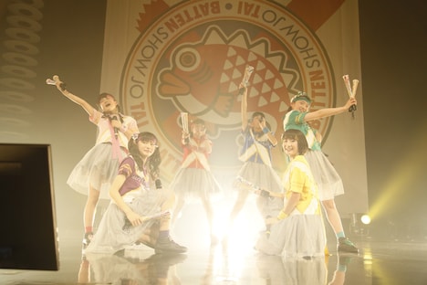 ばってん少女隊「メジャーデビュー直前ばってん、Zepp Fukuokaがなくなる前にライブできちゃいました大会!」の様子。(撮影:濱本英介)