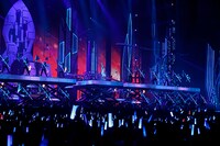 「NANA MIZUKI LIVE GALAXY 2016」の様子。（Photo by hajime kamiiisaka）