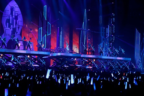 「NANA MIZUKI LIVE GALAXY 2016」の様子。（Photo by hajime kamiiisaka）