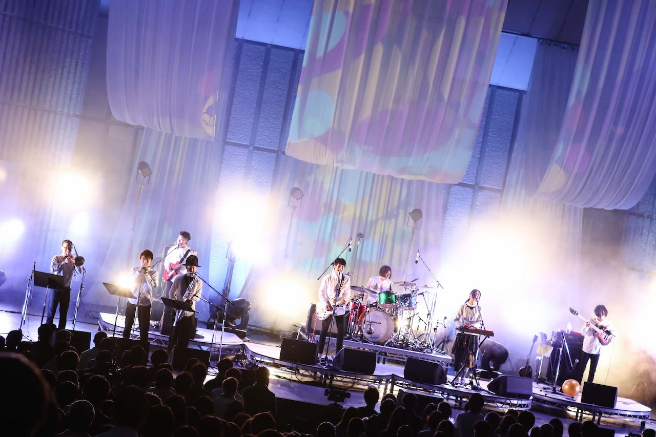 東京カランコロン「東京カランコロン 祝！結成2534日アニバーサリーだよ全員集合！ in YAON」の様子。（Photo by Taku Fujii）