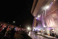 東京カランコロン「東京カランコロン 祝！結成2534日アニバーサリーだよ全員集合！ in YAON」の様子。（Photo by Taku Fujii）