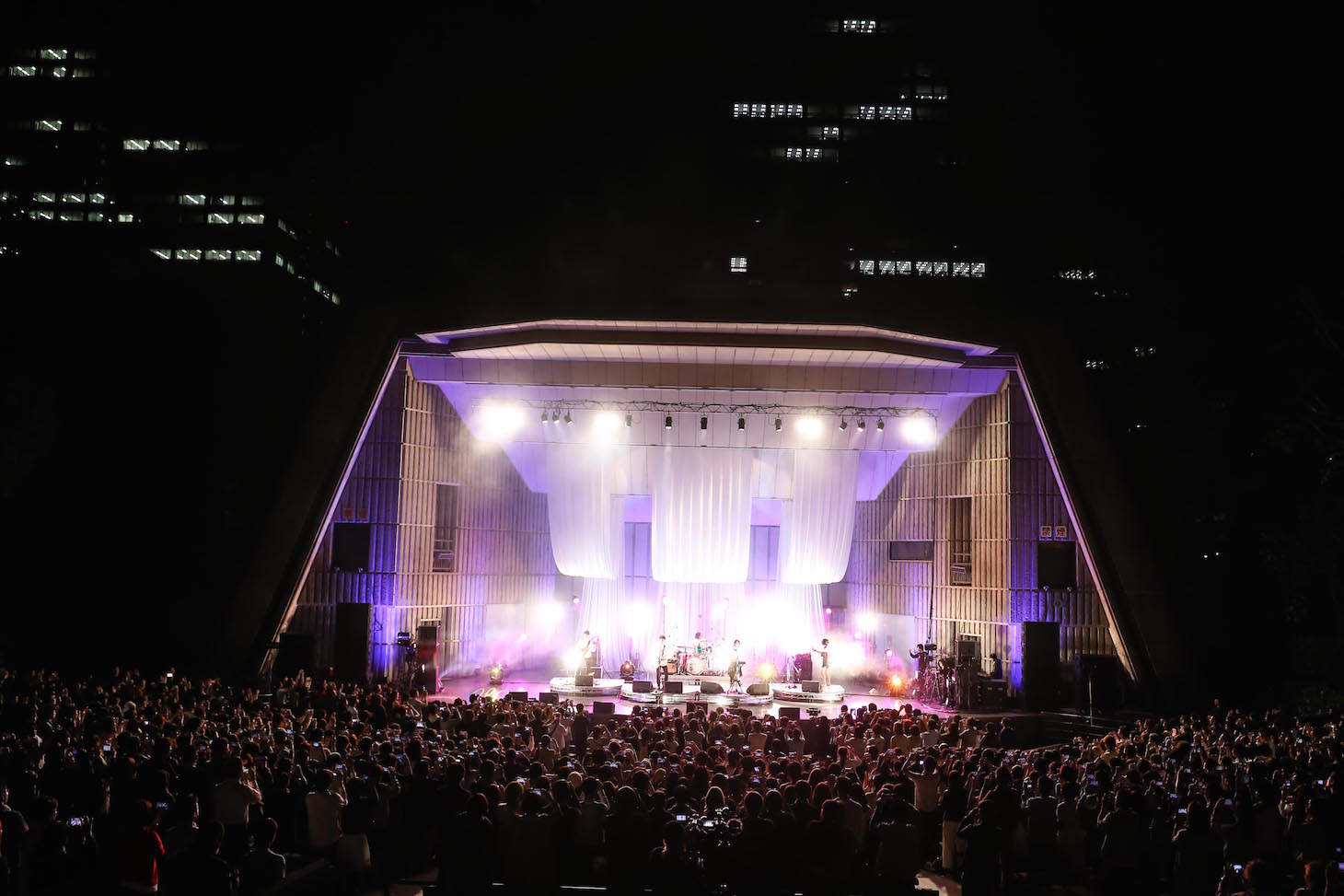 東京カランコロン「東京カランコロン 祝！結成2534日アニバーサリーだよ全員集合！ in YAON」の様子。（Photo by Taku Fujii）