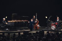 大貫妙子のライブの様子。（撮影：南賢太郎）