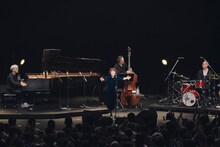 大貫妙子のライブの様子。（撮影：南賢太郎）