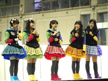 「路上デビュー5年目プラスワン チームしゃちほこ 大トーク祭り」の様子。（写真提供：ワーナーミュージック・ジャパン）