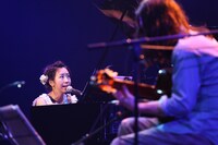 左からコトリンゴ、市川和則。