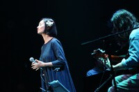 左からAnn Sally、市川和則。