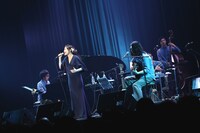 4月8日に東京・赤坂BLITZで行われた「羊毛とおはなの日」の様子。