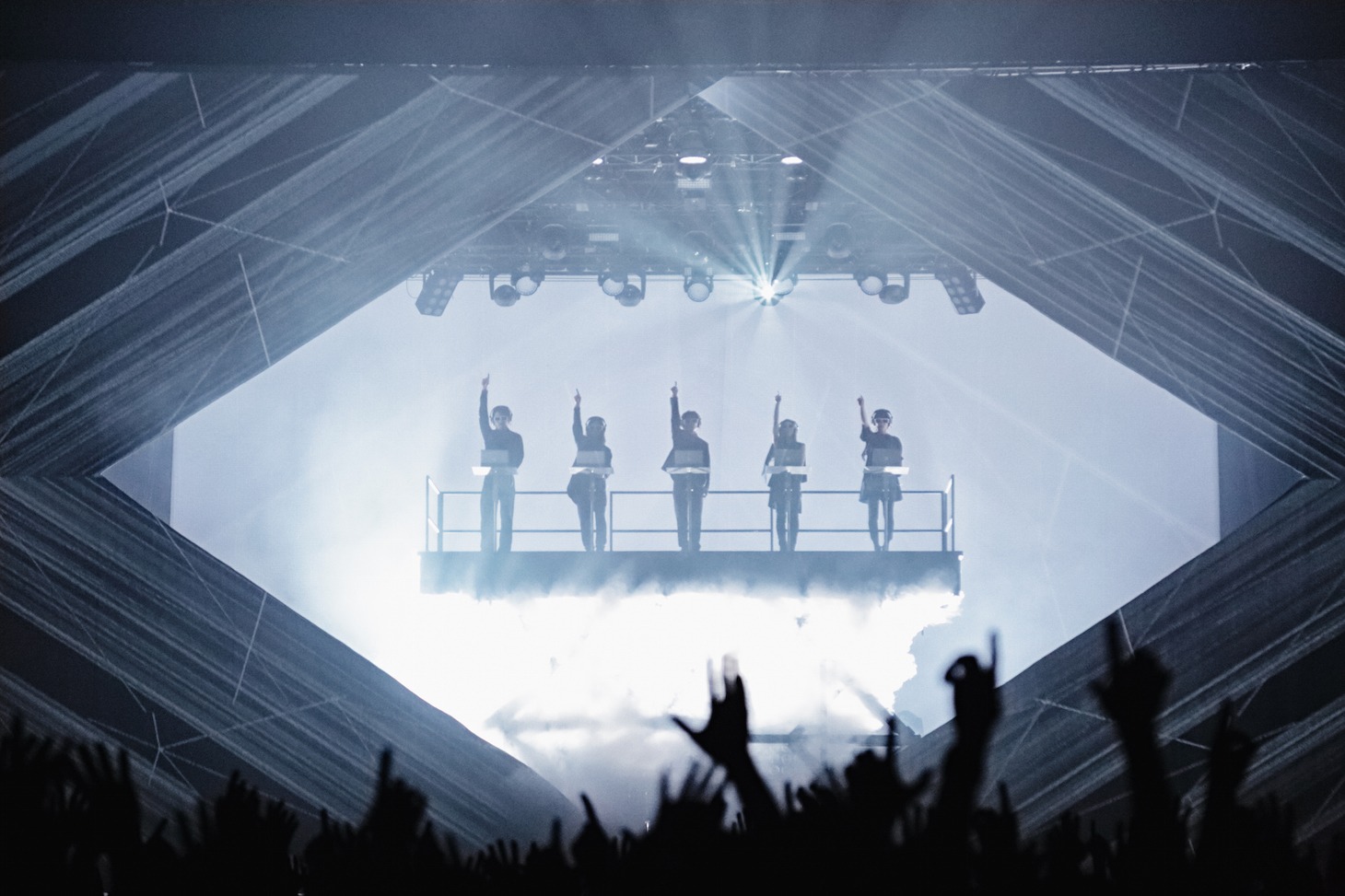 サカナクション（撮影：山本マオ）