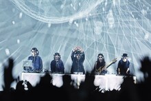 サカナクション「SAKANAQUARIUM2015-2016 "NF Records launch tour"」4月10日の千葉・幕張メッセ国際展示場9～11ホール公演の様子。（撮影：山本マオ）