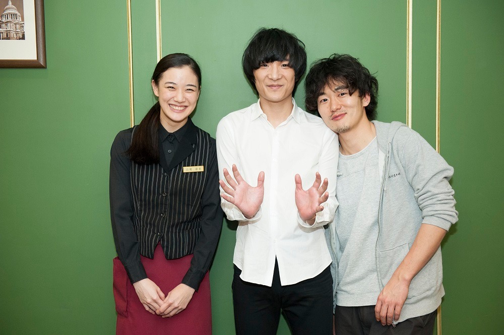 左から蒼井優、石崎ひゅーい、松居大悟